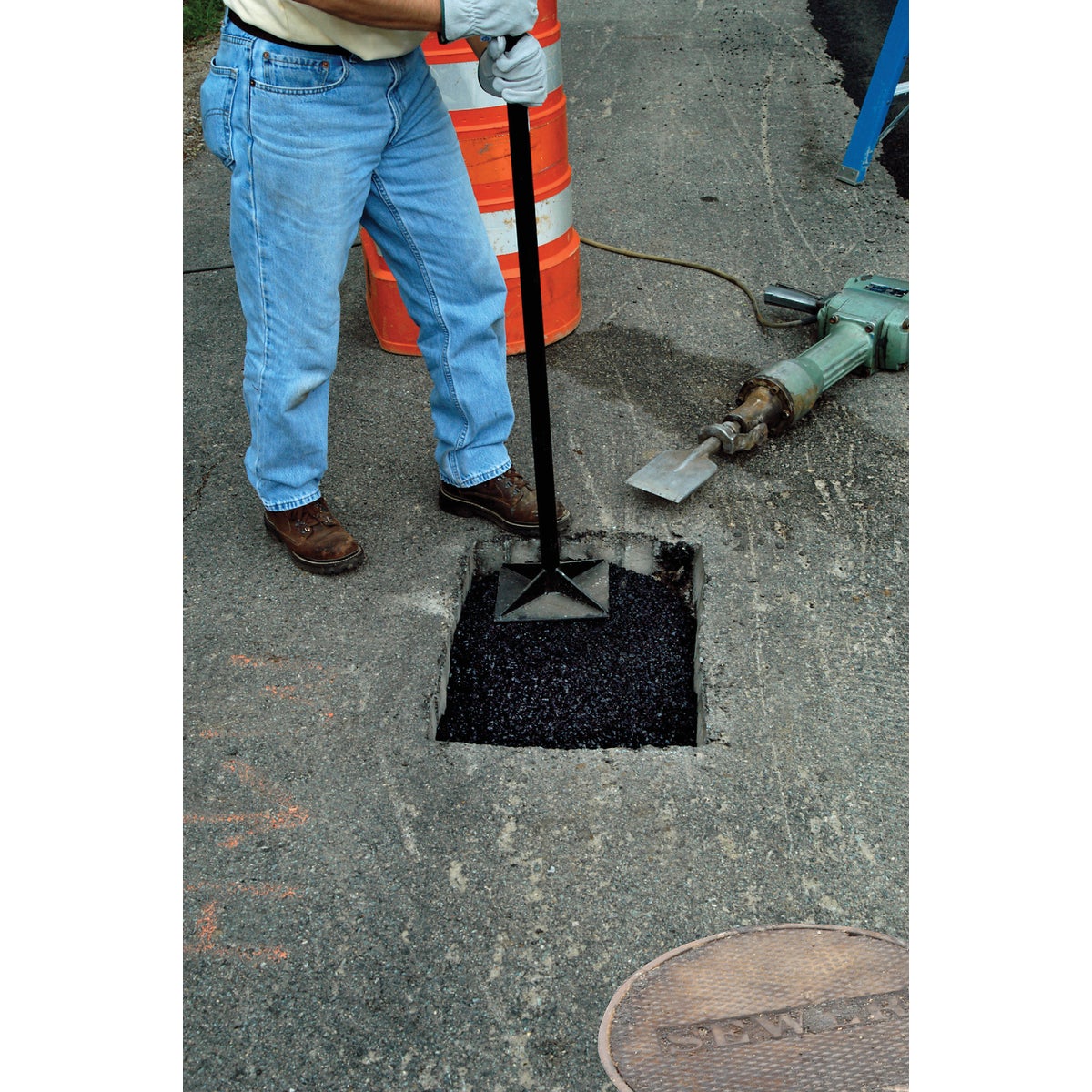 Quickrete 50 Lb. Commercial Grade Permanent Asphalt Repair & Patch