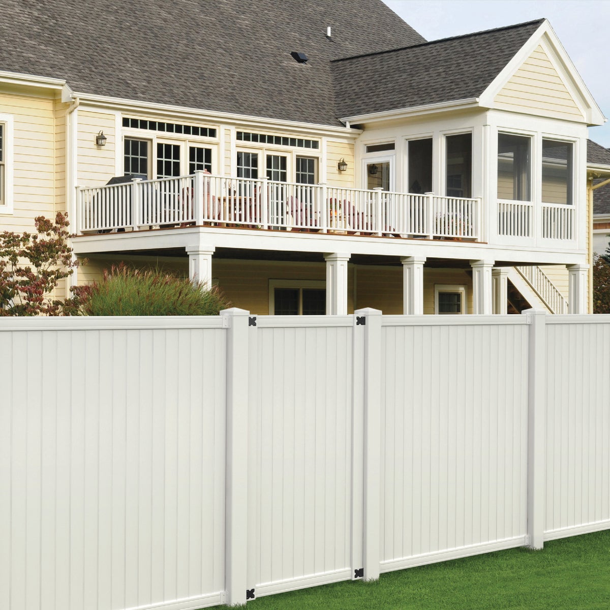 Outdoor Essentials 41-1/2 In. W. x 6 Ft. H. Standard White Vinyl Privacy Gate