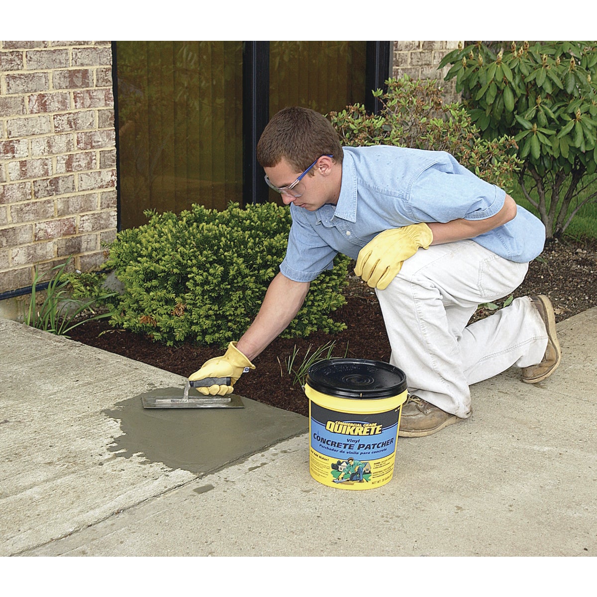 Quikrete 20 Lb. Gray Concrete Patch