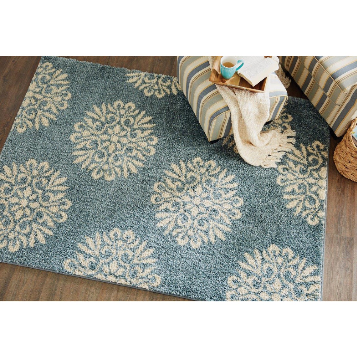 Mohawk Home Exploded Medallions Blue 5 Ft. x 7 Ft. Area Rug