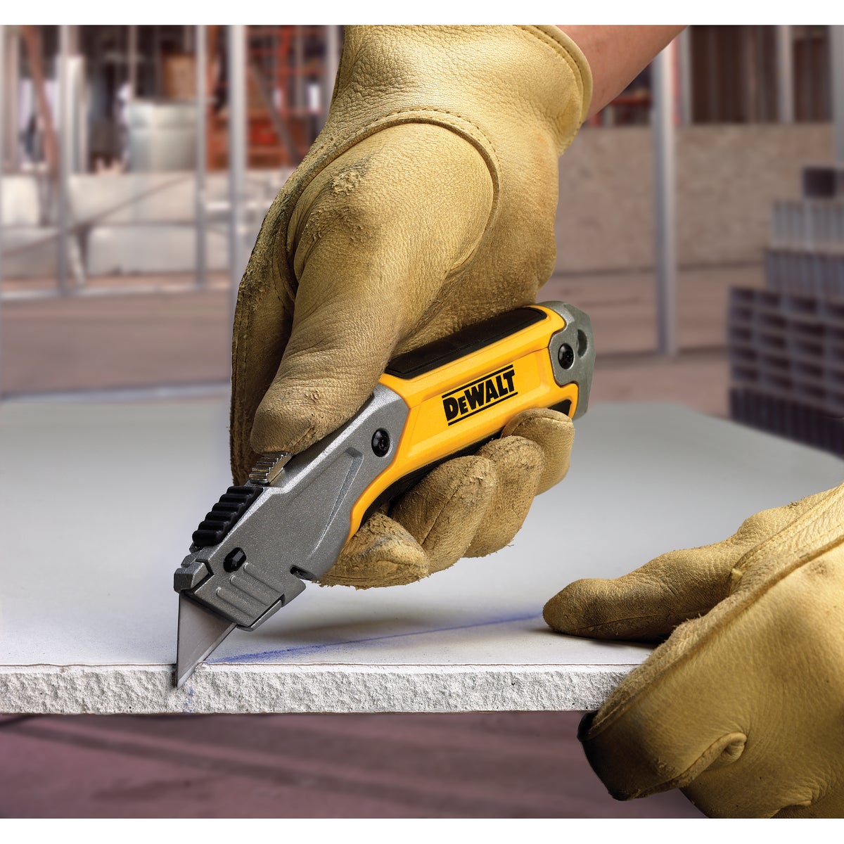 DeWalt Retractable Straight Utility Knife