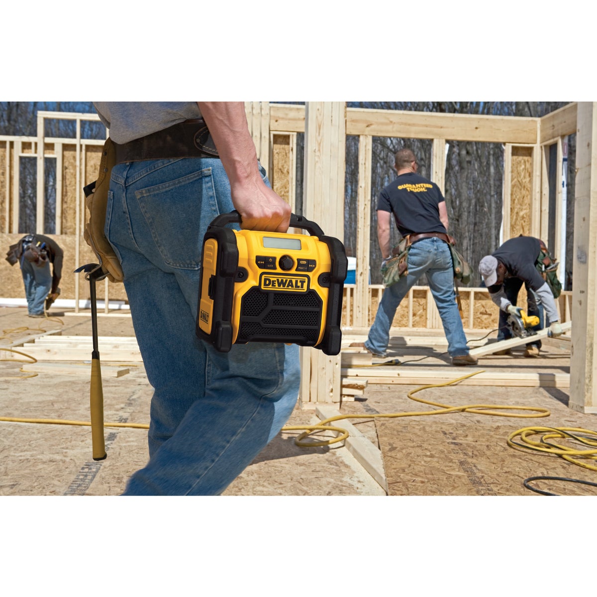 DeWalt 18/20/12 Volt Compact Nickel Cadmium/Lithium-Ion Cordless Jobsite Radio (Bare Tool)