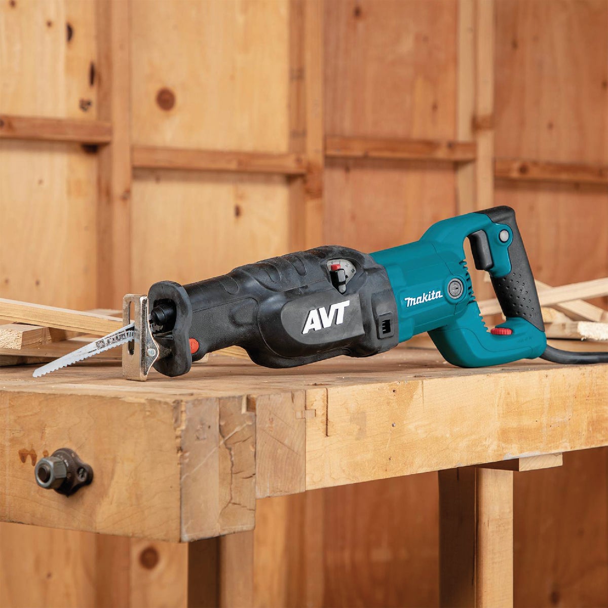 Makita 15-Amp Reciprocating Saw Kit