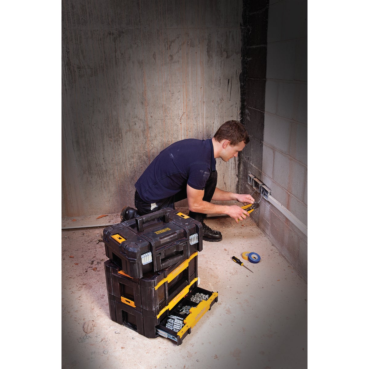 Dewalt TSTAK II Flat Top Toolbox, 66 Lb. Capacity