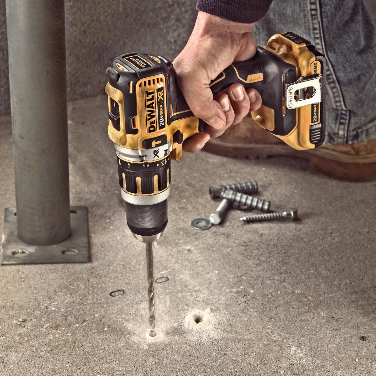 DeWalt 20 Volt MAX XR Lithium-Ion Brushless 1/2 In. Cordless Hammer Drill Kit