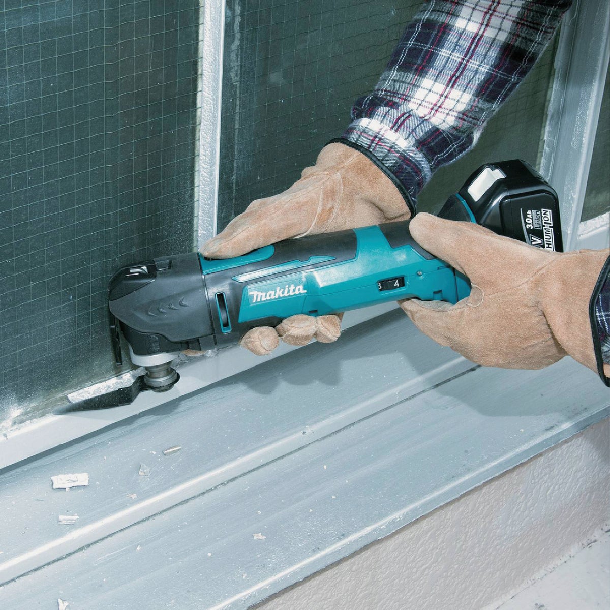 Makita 18 Volt LXT Lithium-Ion Cordless Oscillating Tool (Bare Tool)