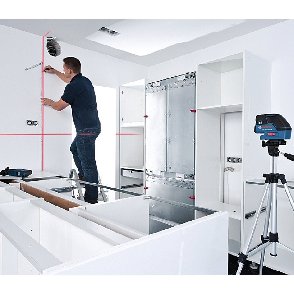 Bosch 100 Ft. Self-Leveling 5-Point and Cross-Line Laser Level