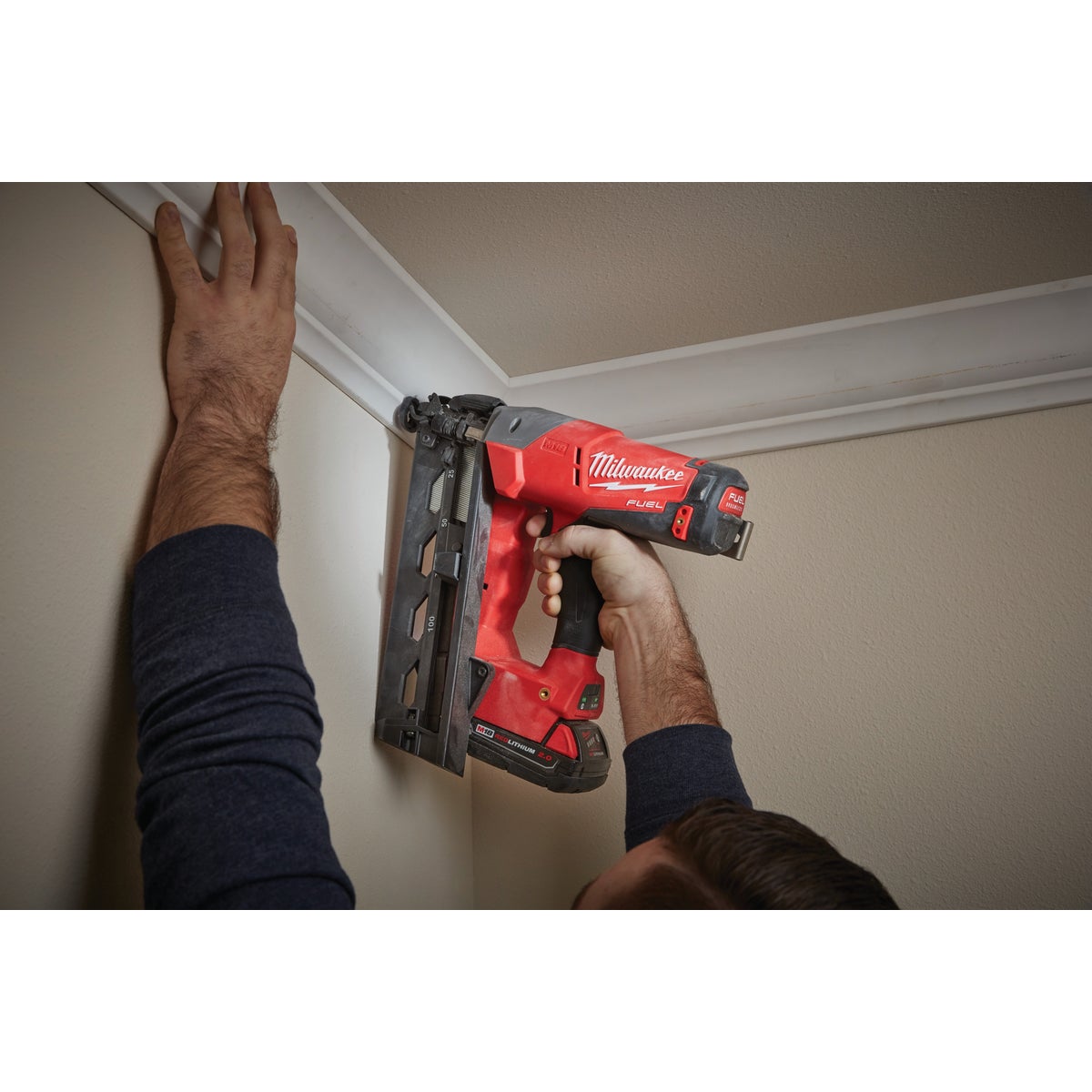 Milwaukee M18 FUEL 18 Volt Lithium-Ion Brushless 16-Gauge 2-1/2 In. Angled Cordless Finish Nailer Kit