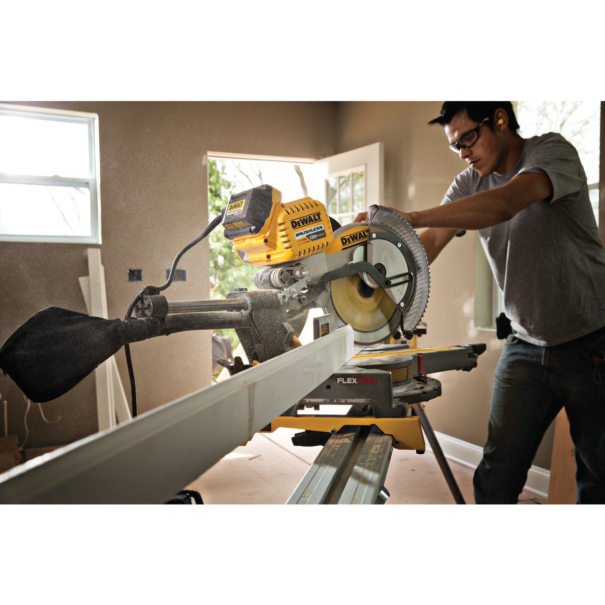 DeWalt Flexvolt 120-Volt MAX Lithium-Ion Brushless 12 In. Dual-Bevel Sliding Compound Cordless Miter Saw Kit