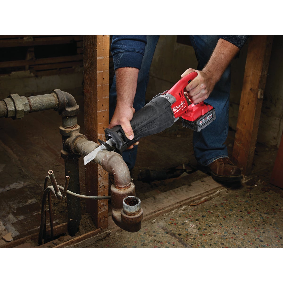 Milwaukee Sawzall M18 FUEL 18-Volt Lithium-Ion Brushless Cordless Reciprocating Saw Kit