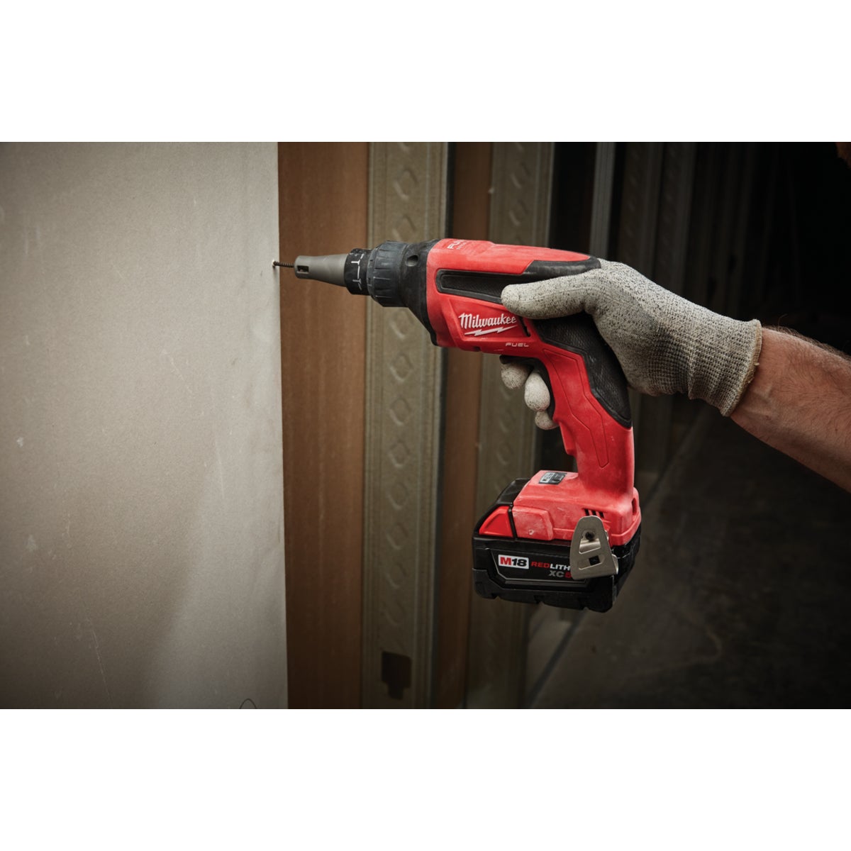 Milwaukee M18 FUEL 18-Volt Lithium-Ion Brushless Drywall Cordless Screwgun Kit