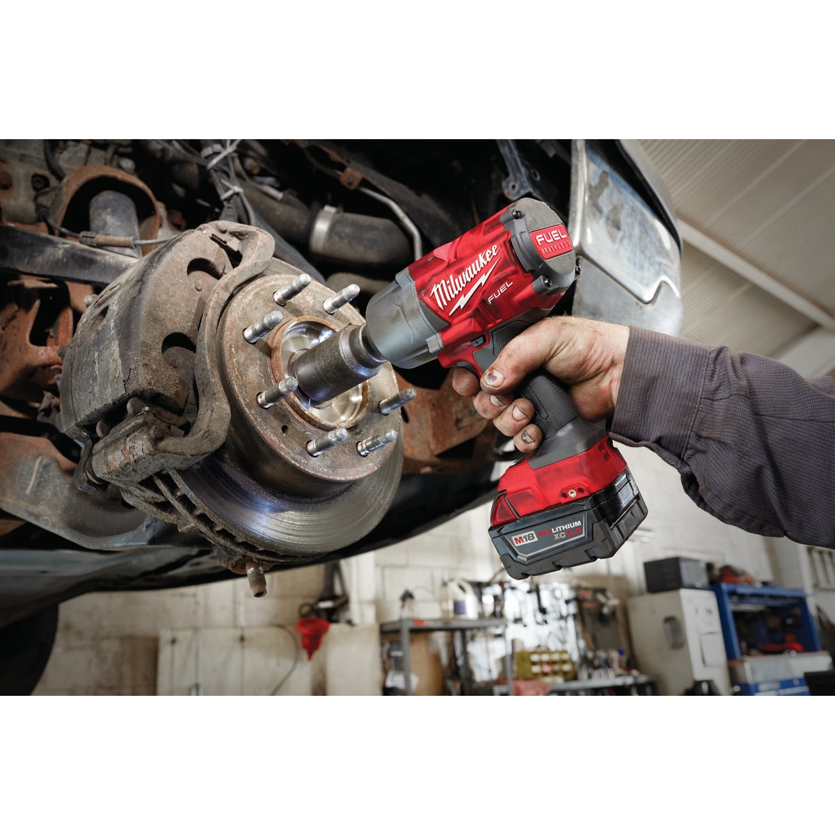 Milwaukee M18 FUEL 18-Volt Lithium-Ion Brushless 1/2 In. High Torque Cordless Impact Wrench Kit with Friction Ring Kit