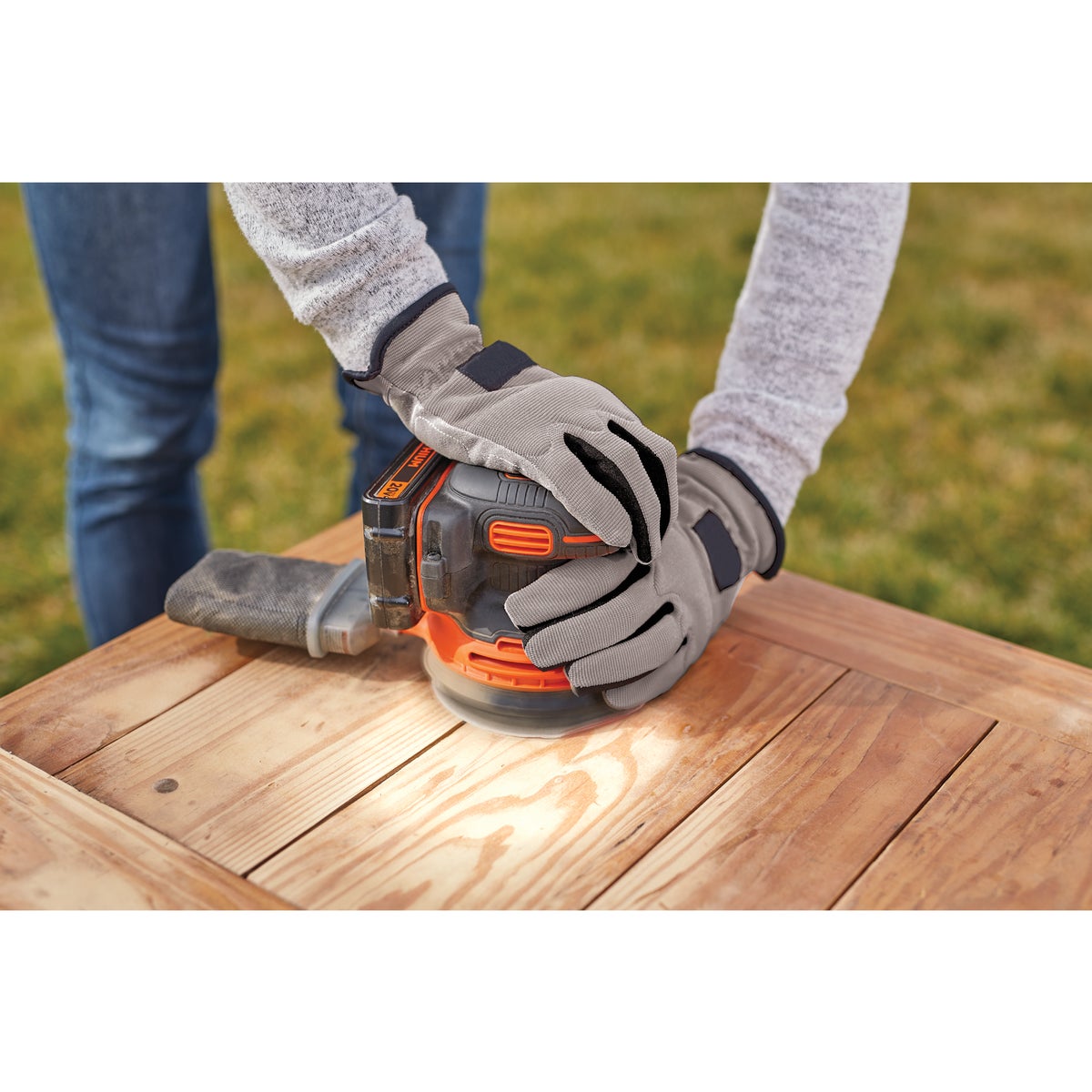 Black & Decker 20-Volt MAX Lithium-Ion Random Orbit Cordless Finish Sander Kit