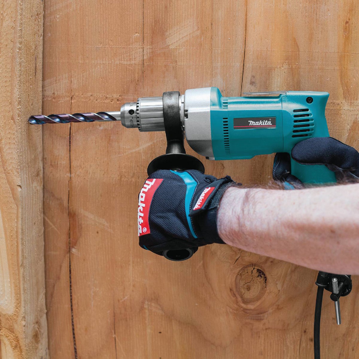 Makita 1/2 In. 6.5-Amp Keyed Electric Drill with Pistol Grip