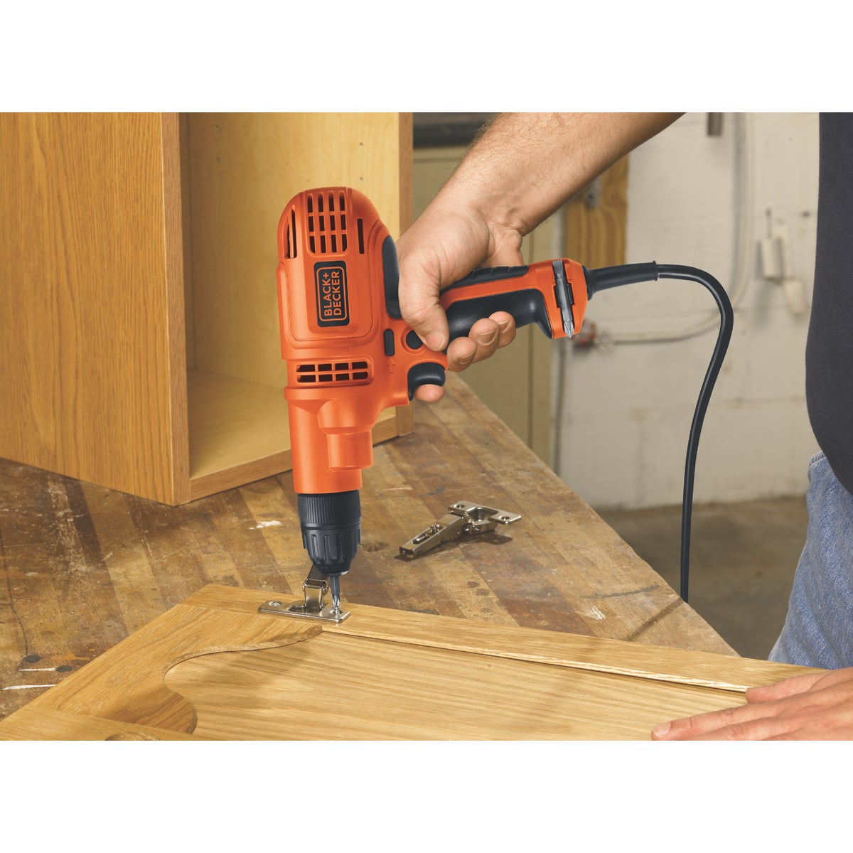 Black & Decker 3/8 In. 5.2-Amp Keyless Electric Drill/Driver