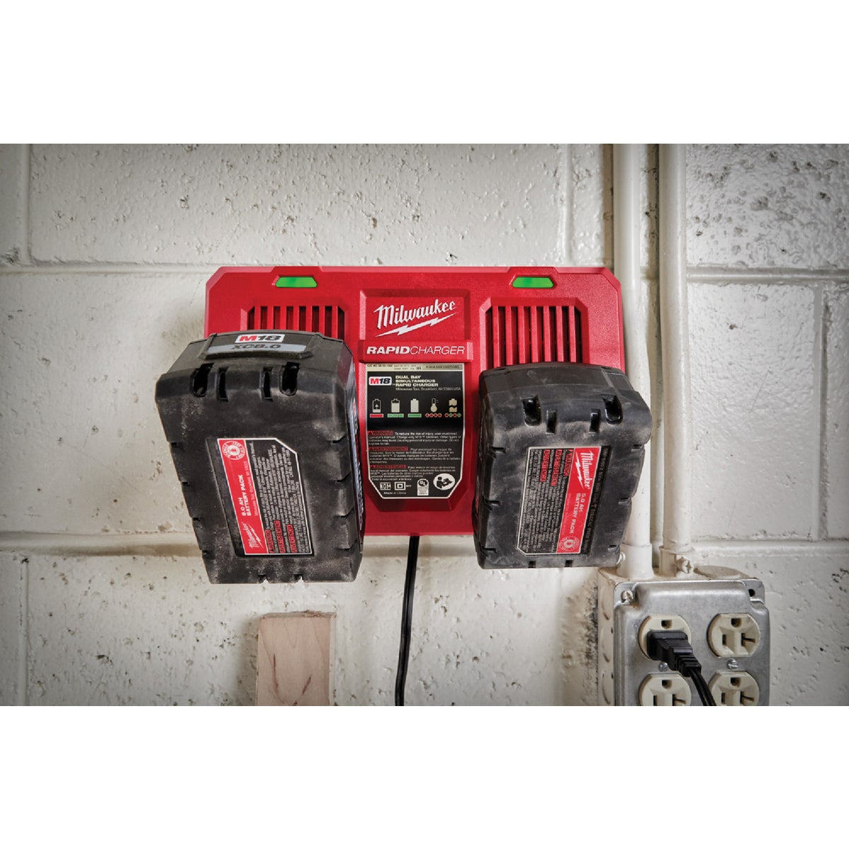 Milwaukee M18 18 Volt Lithium-Ion Dual Bay Simultaneous Rapid Battery Charger