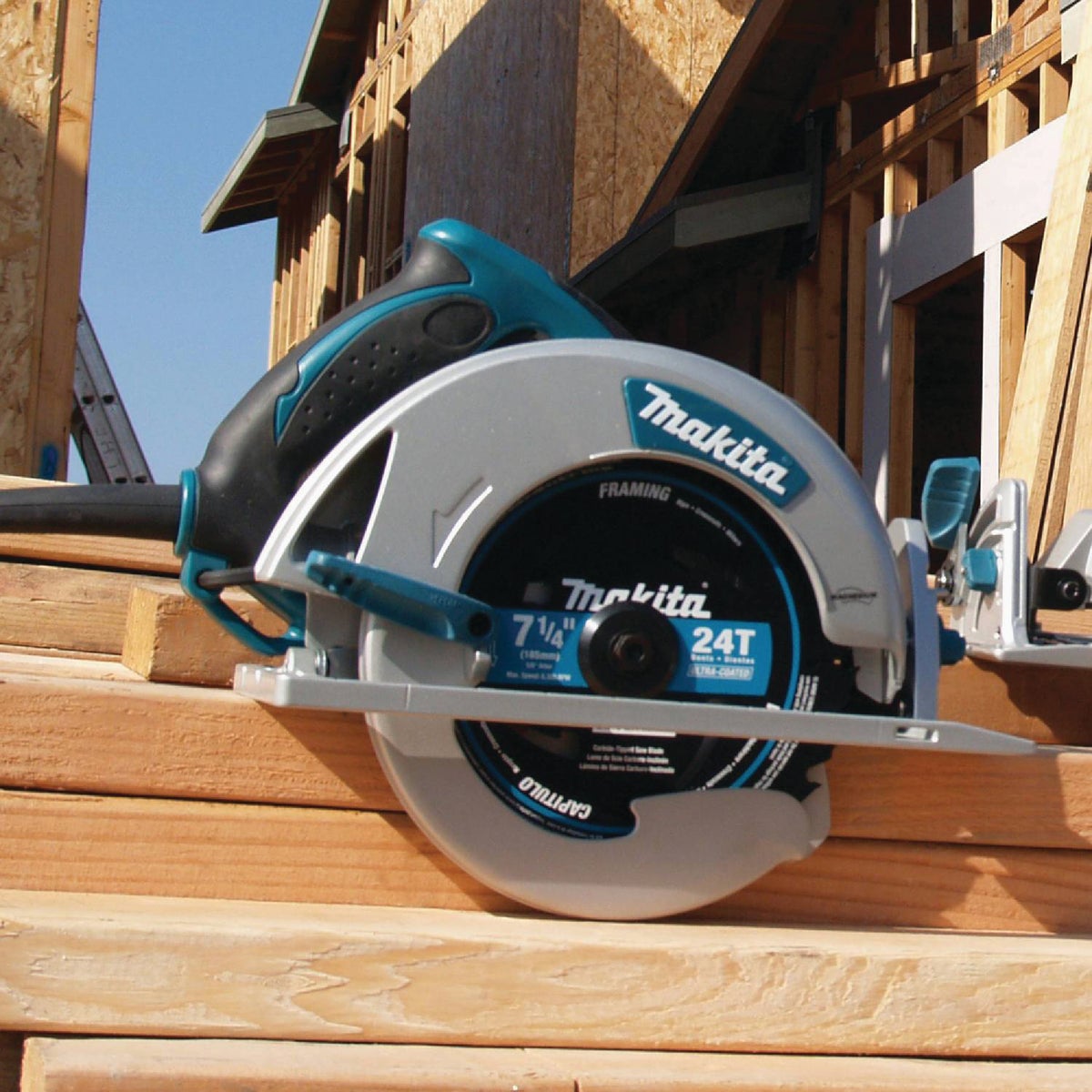 Makita 7-1/4 In. 15-Amp Magnesium Circular Saw