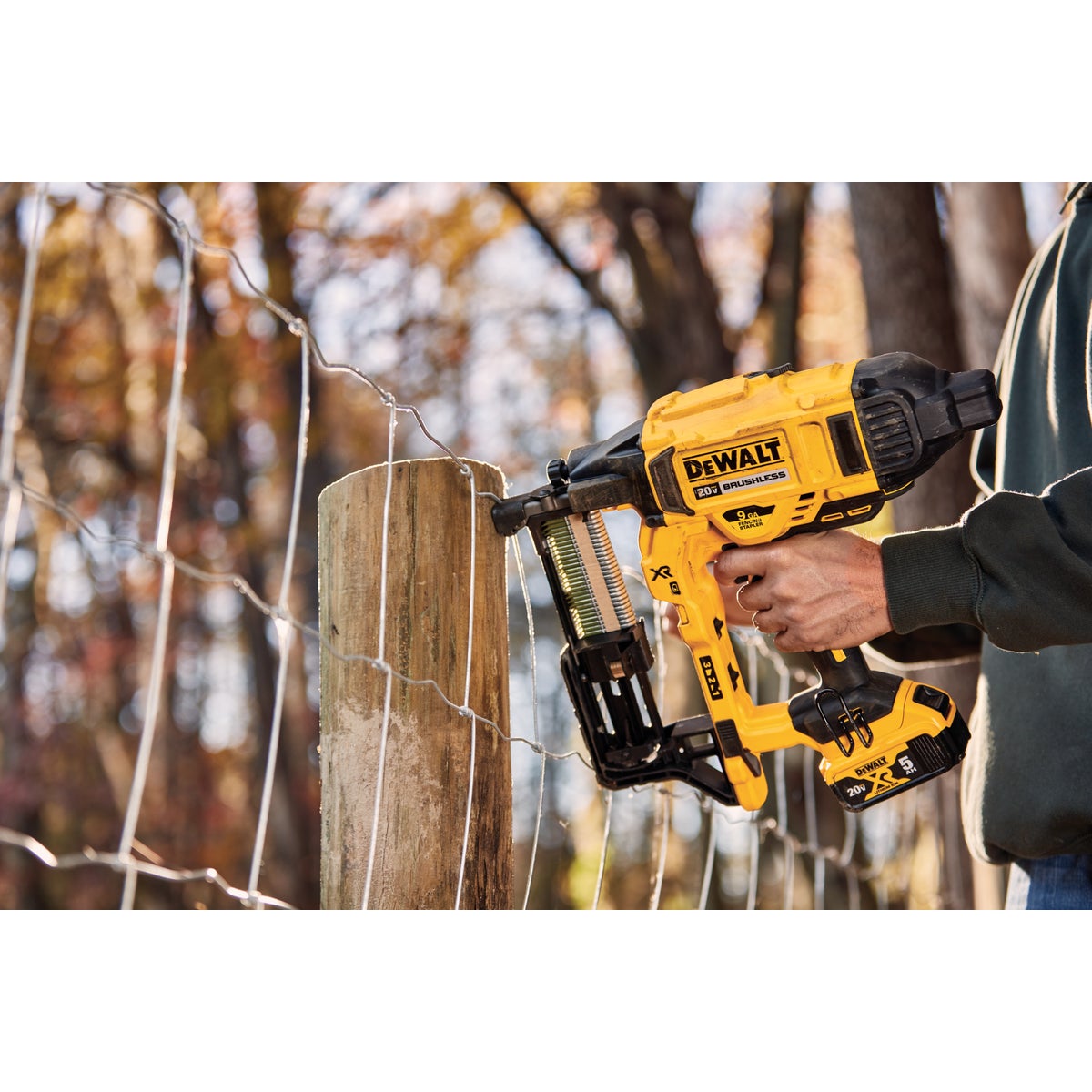 DeWalt 20 Volt MAX XR Lithium-Ion 9 Ga. Cordless Fencing/Construction Stapler Kit