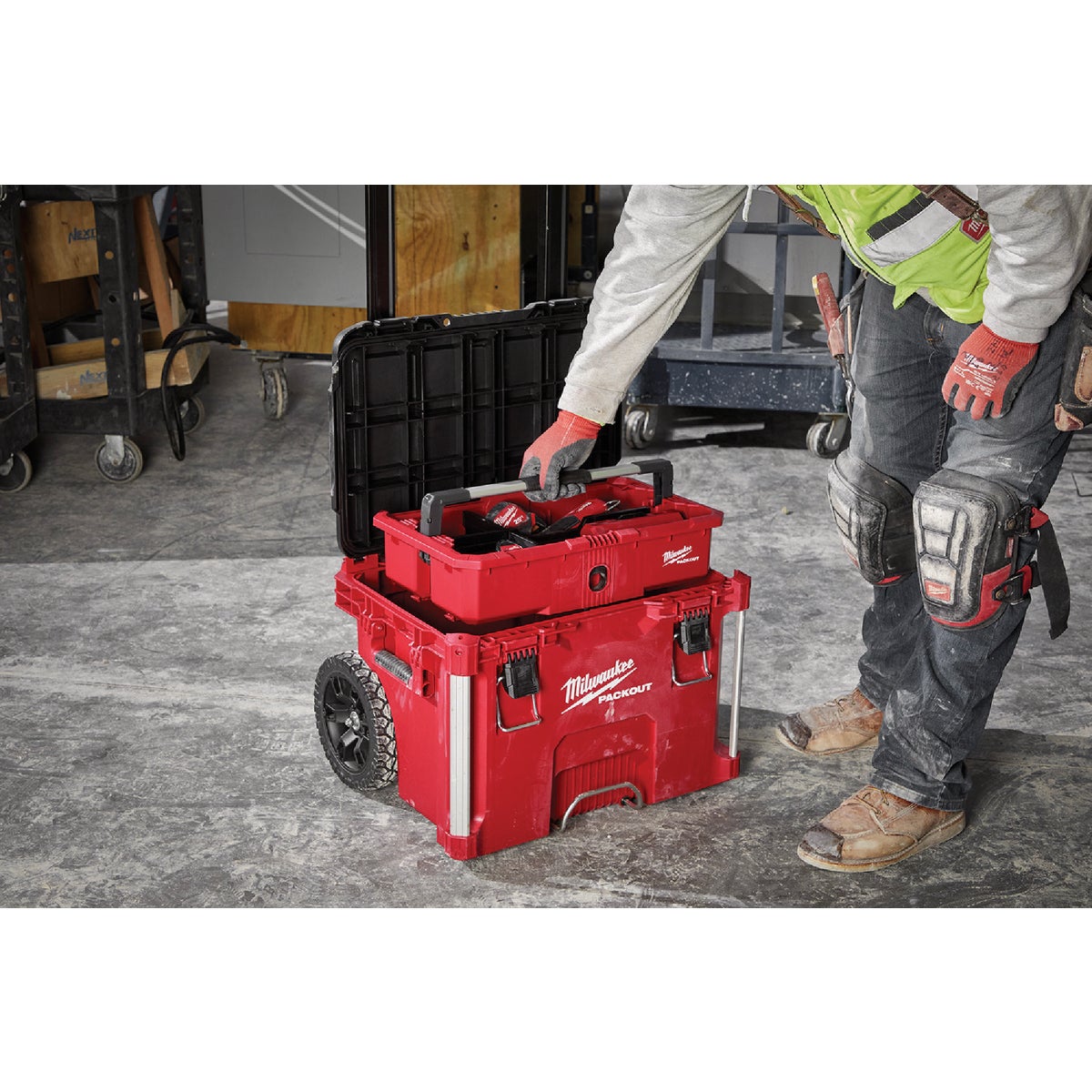 Milwaukee PACKOUT 25 Lb. Tool Tray Tote