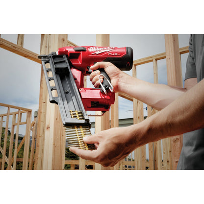 Milwaukee M18 FUEL 18 Volt Lithium-Ion Brushless 21 Degree Cordless Framing Nailer Kit