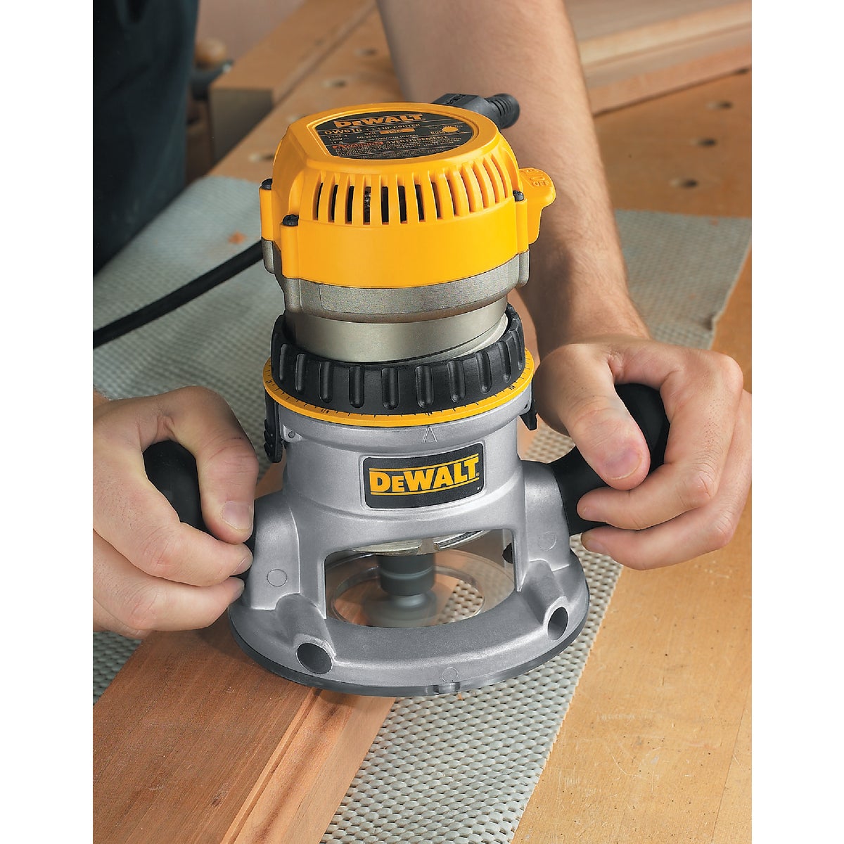 DeWalt 1-3/4 HP/11.0A 24,500 rpm Router