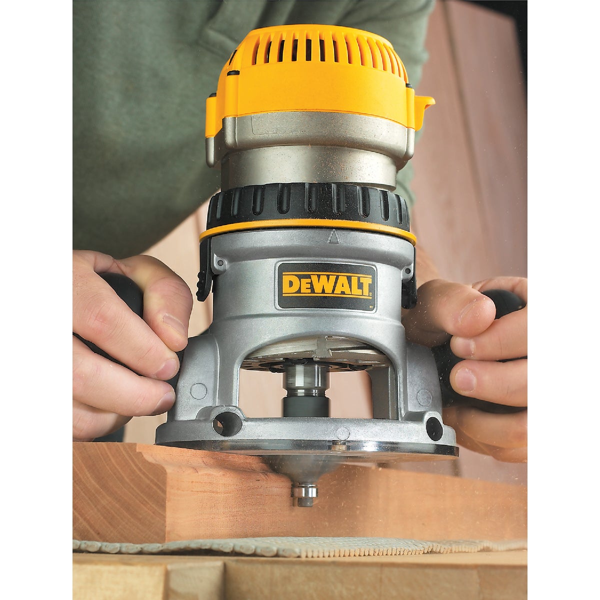 DeWalt 1-3/4 HP/11.0A 24,500 rpm Router