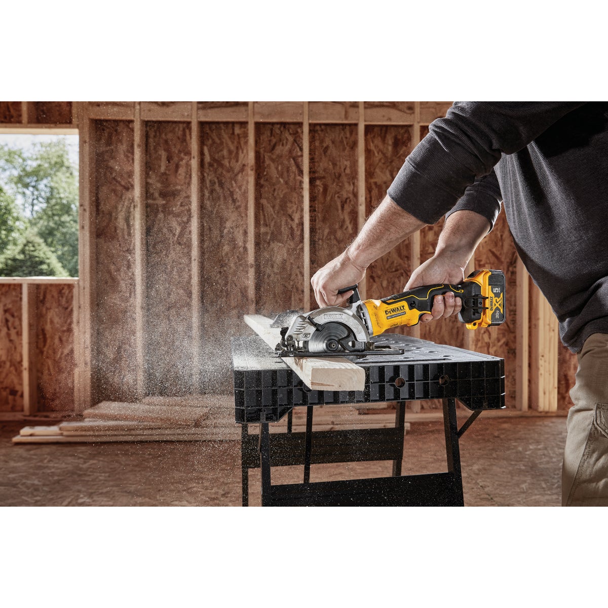 DeWalt Atomic 20-Volt MAX Lithium-Ion Brushless 4-1/2 In. Cordless Circular Saw (Bare Tool)