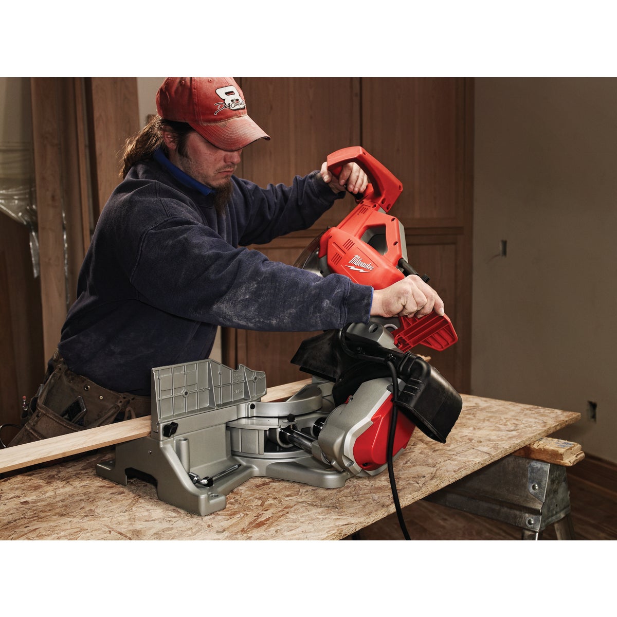 Milwaukee 12 In. 15-Amp Dual-Bevel Sliding Compound Miter Saw