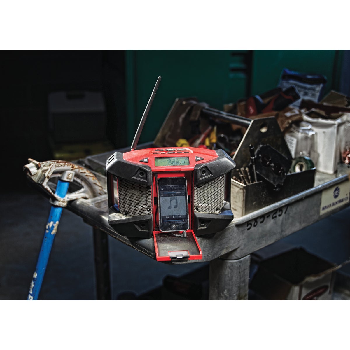 Milwaukee M12 12 Volt Lithium-Ion Cordless Jobsite Radio (Bare Tool)