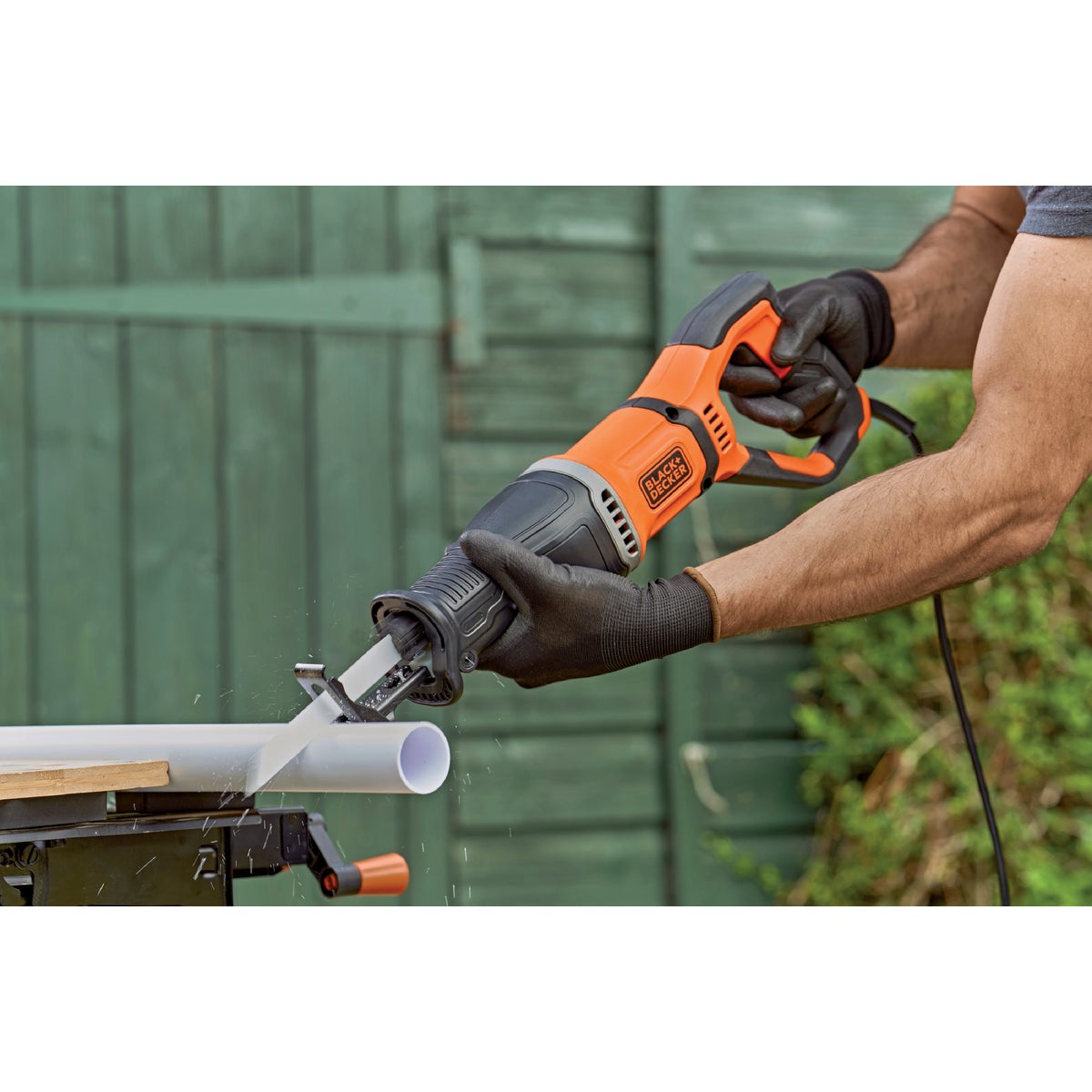 Black & Decker 7-Amp Reciprocating Saw with Removeable Branch Holder