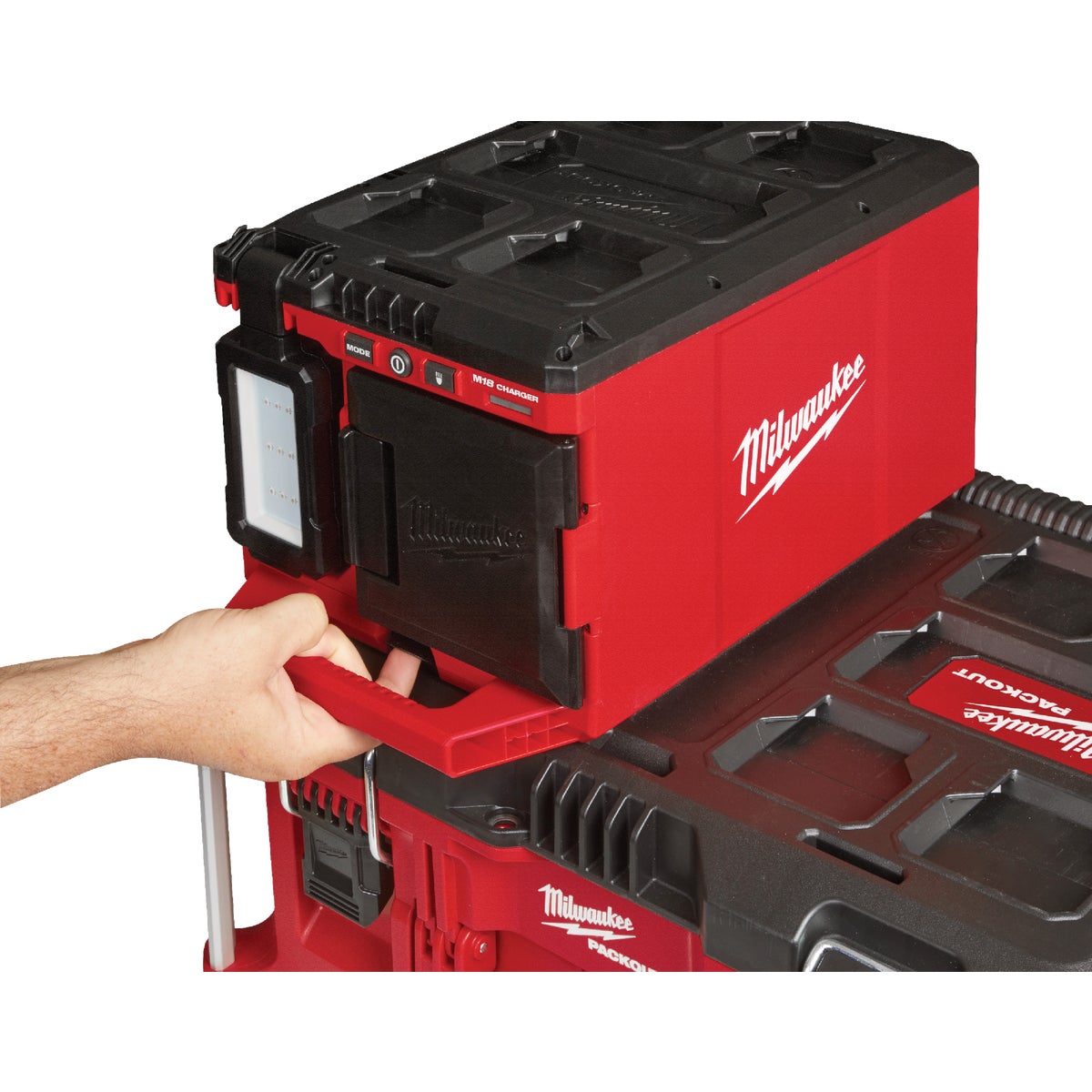 Milwaukee M18 18 Volt Lithium-Ion PACKOUT Corded/Cordless Work Light/Charger