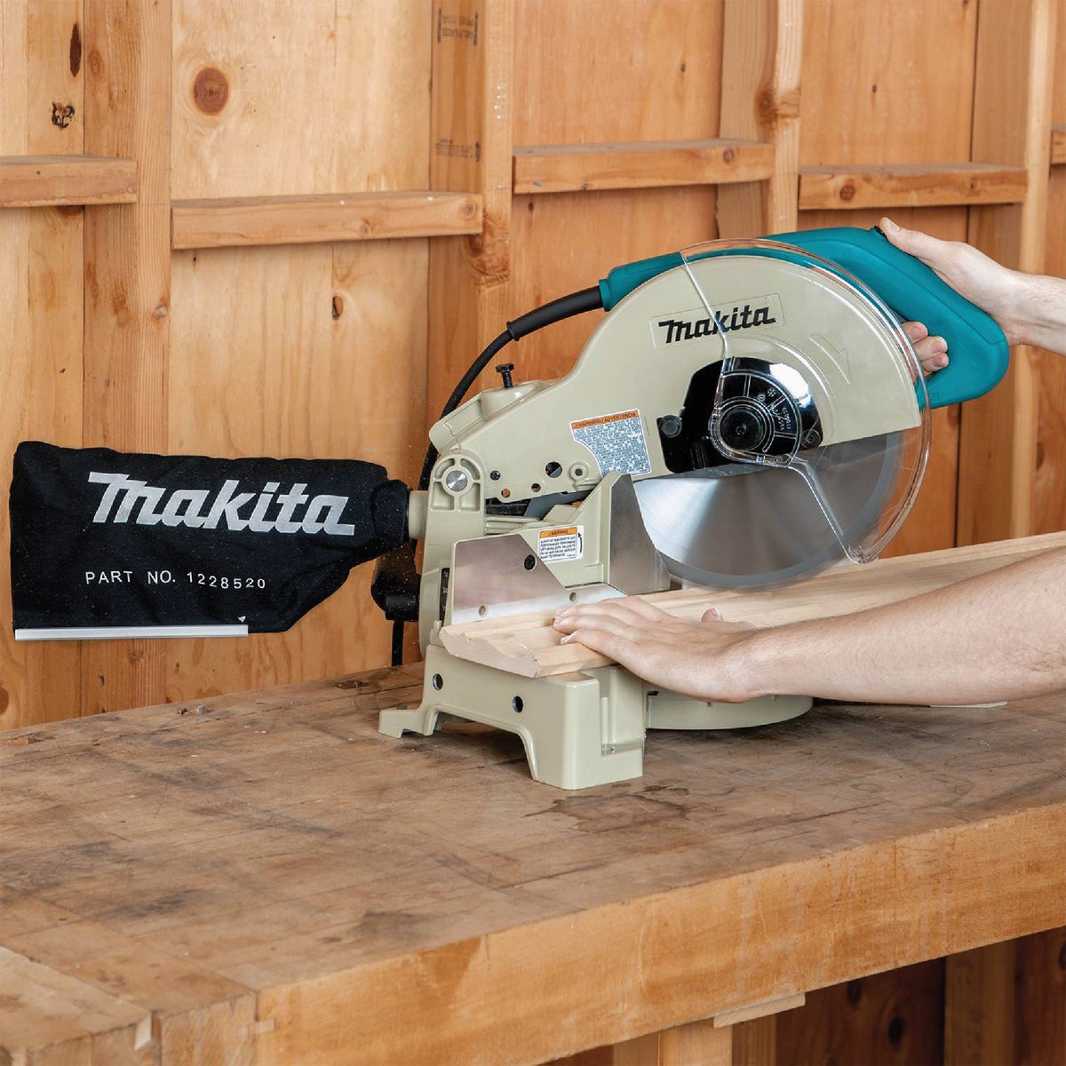 Makita 10 In. 15-Amp Compound Miter Saw