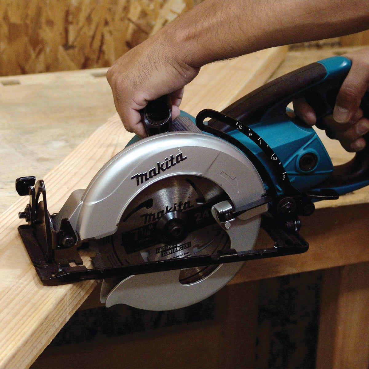 Makita 7-1/4 In. 15-Amp Worm Drive Circular Saw