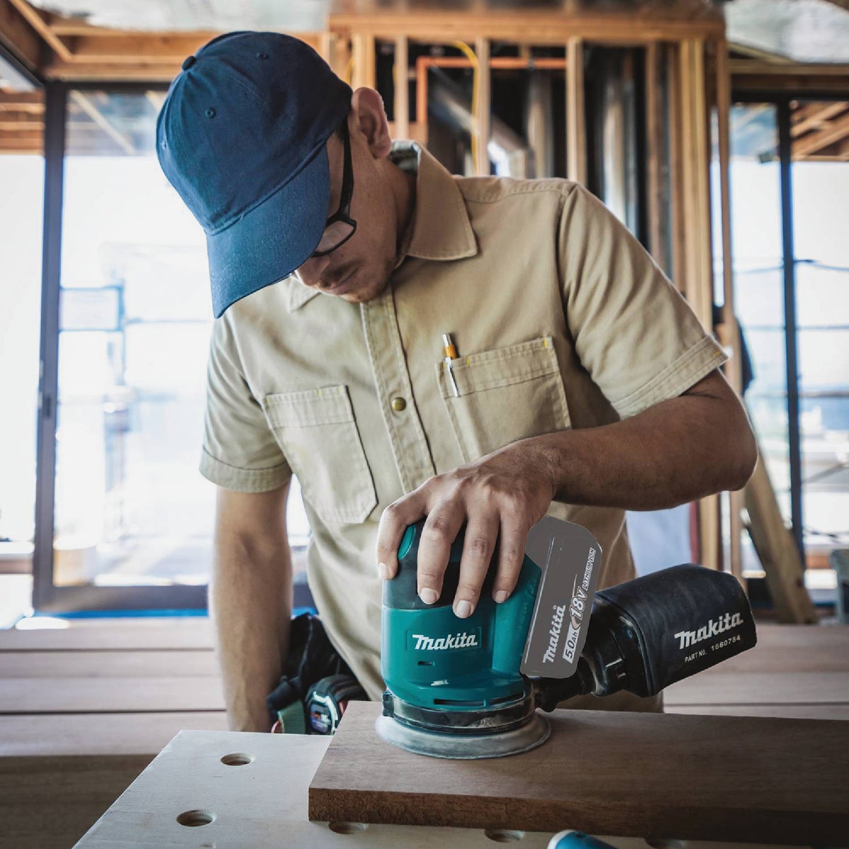 Makita 18 Volt LXT Lithium-Ion 5 In. Random Orbit Cordless Finish Sander (Bare Tool)