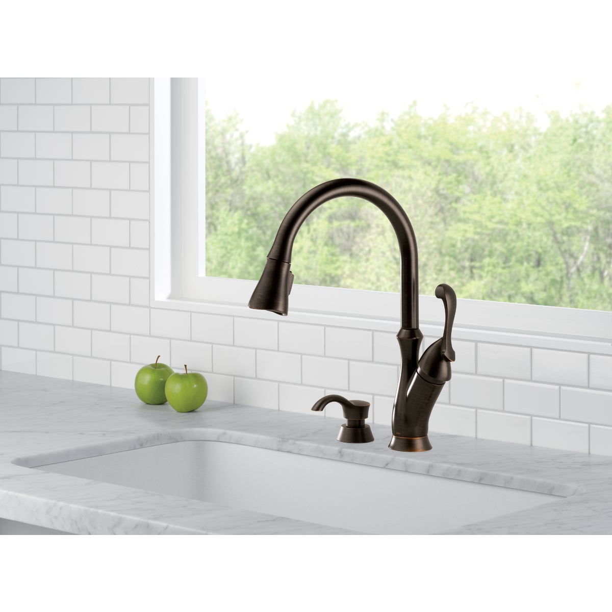 Delta Arabella Single Handle Lever Pull-Down Kitchen Faucet with Soap Dispenser, Venetian Bronze