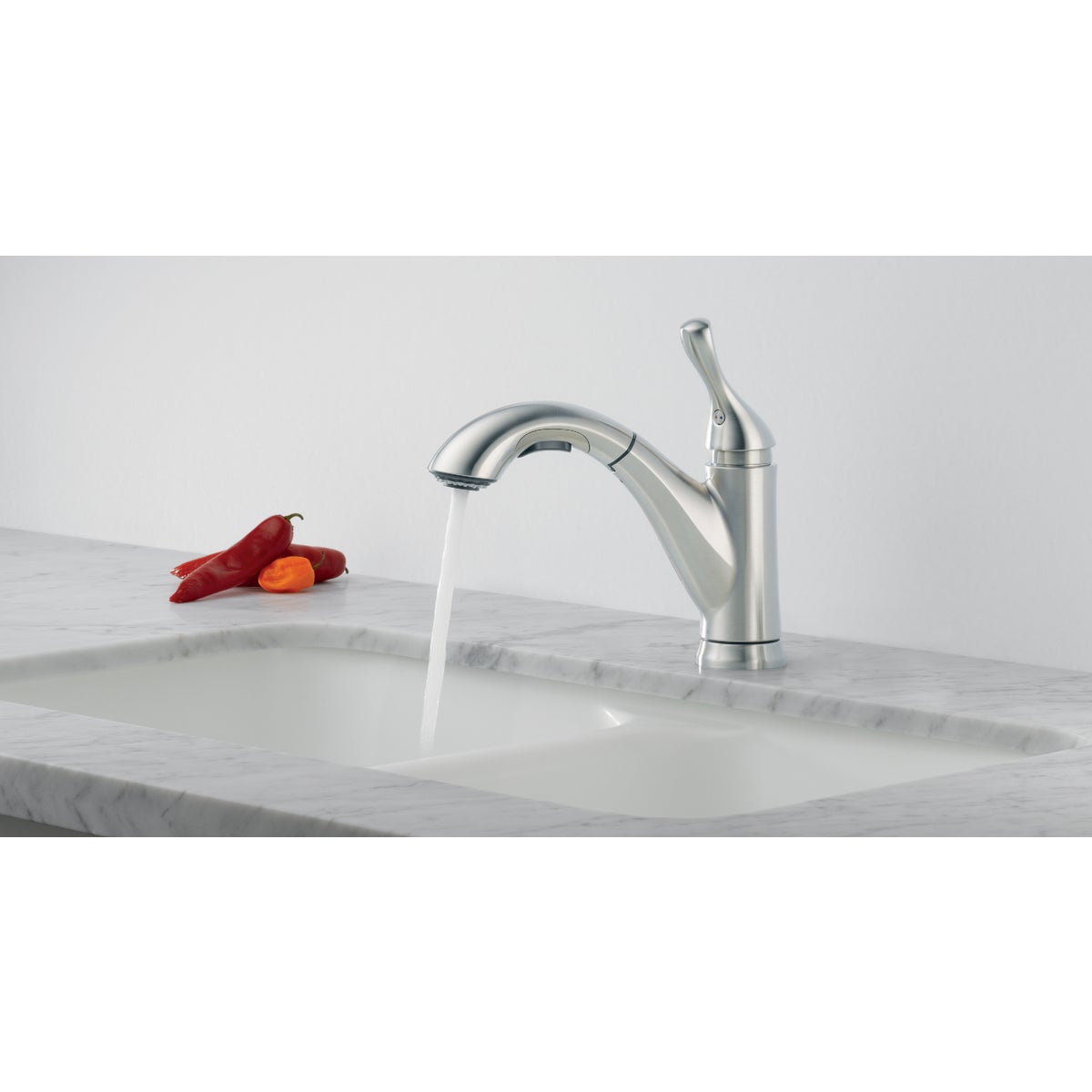 Delta Grant Single Handle Lever Pull-Out Kitchen Faucet, Chrome