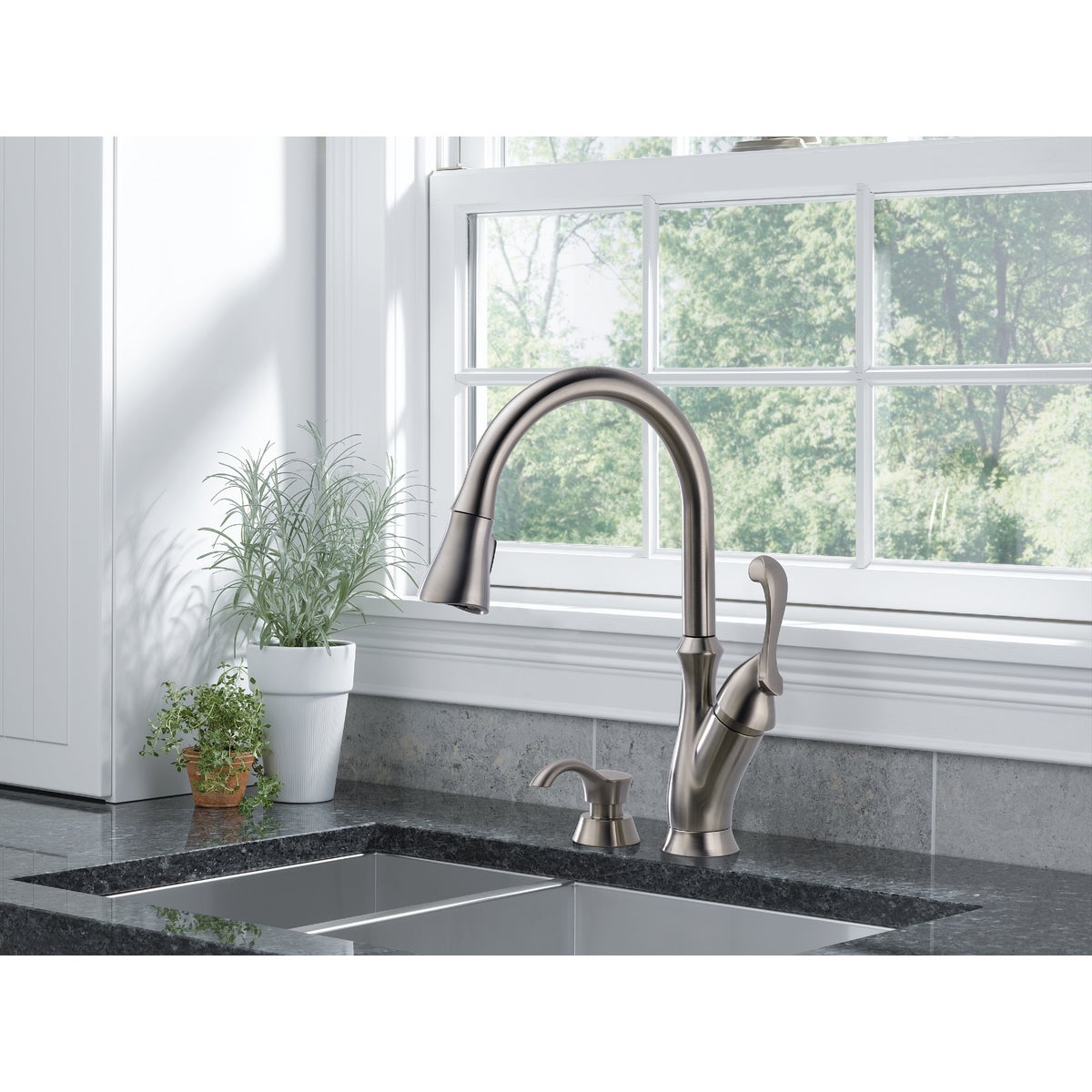 Delta Arabella Single Handle Lever Pull-Down Kitchen Faucet with Soap Dispenser, Brushed Nickel