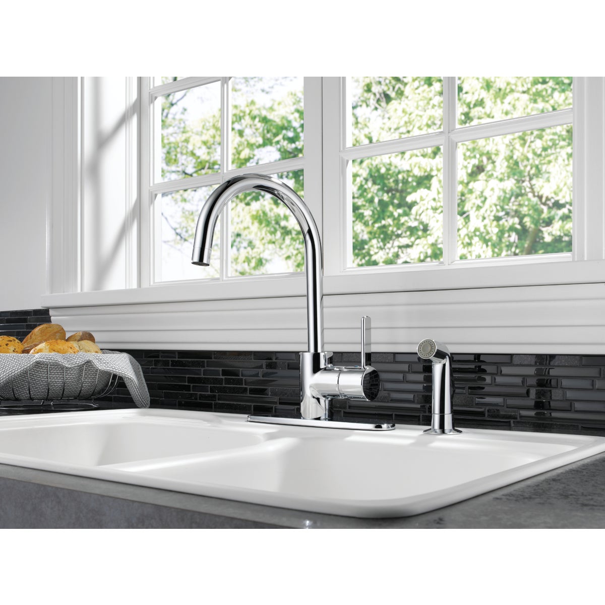 Peerless Apex Single Handle Lever Kitchen Faucet with Side Spray, Chrome