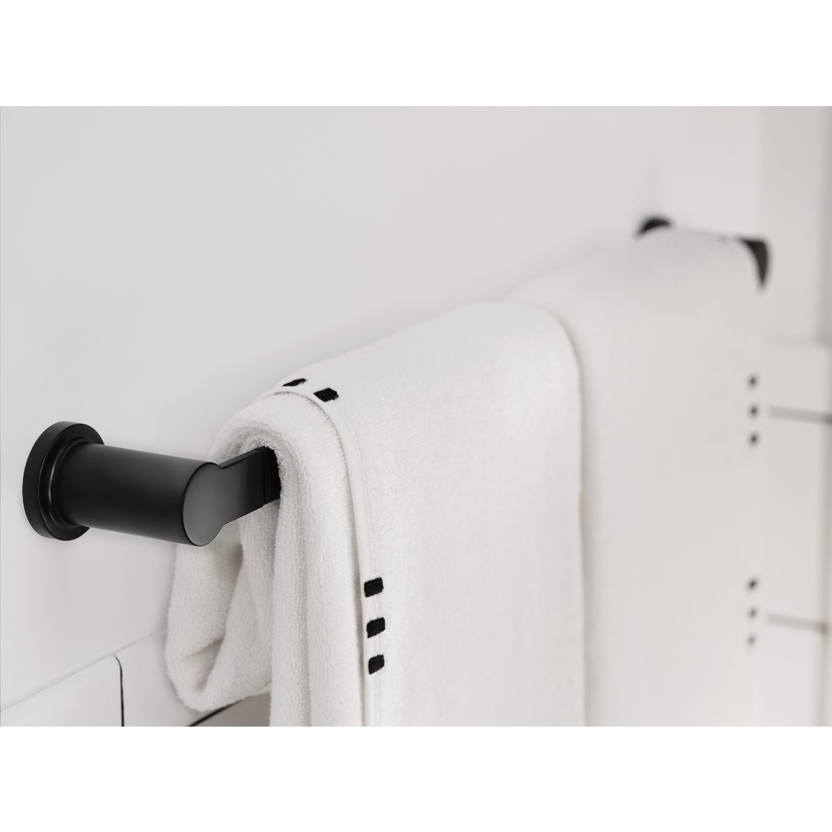 Moen Rinza 18 In. Matte Black Towel Bar