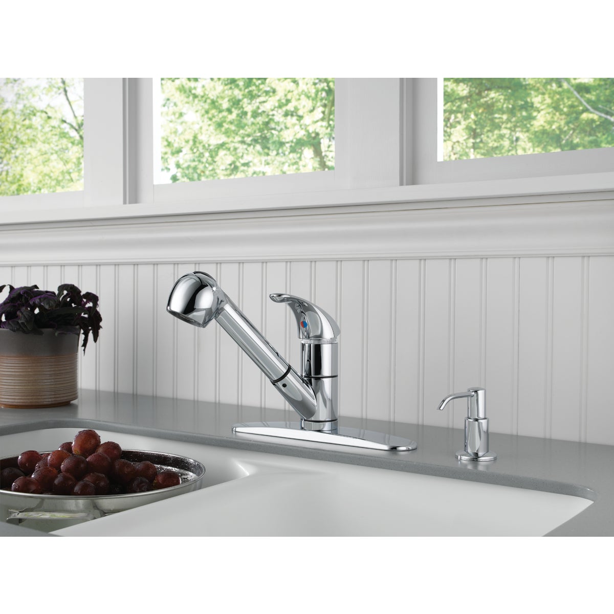 Peerless Single Handle Lever Pull-Out Kitchen Faucet with Soap Dispenser, Chrome