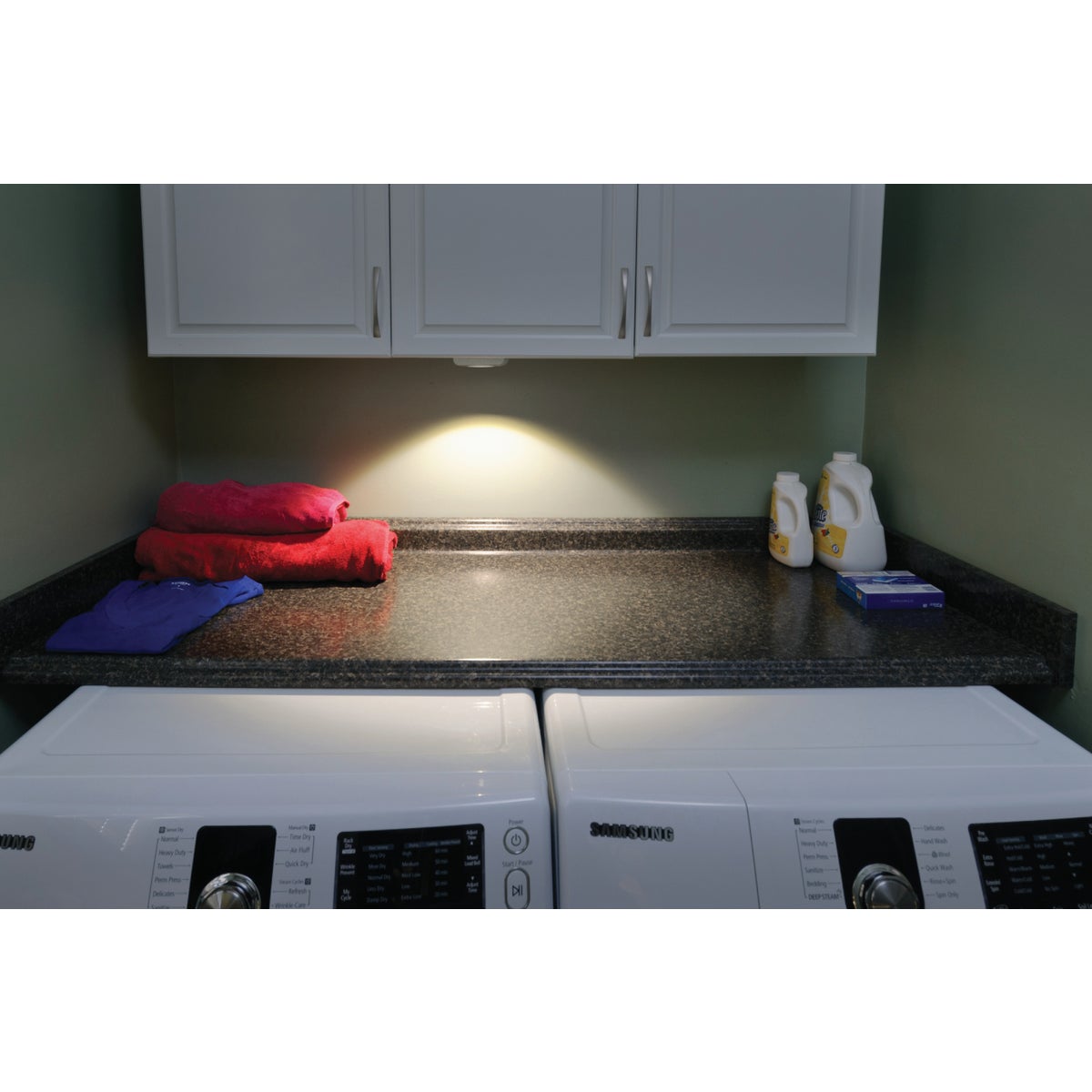 Mr. Beams White LED Battery Operated Light