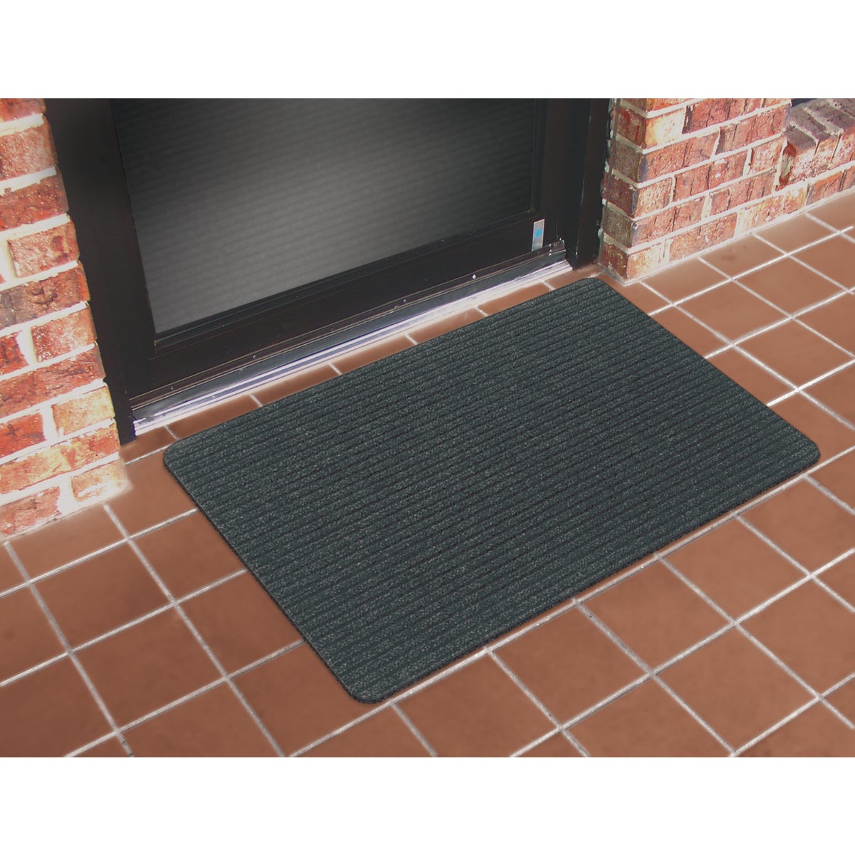 Apache 20 In. x 30 In. Carpet/Recycled Rubber TriRib Door Mat