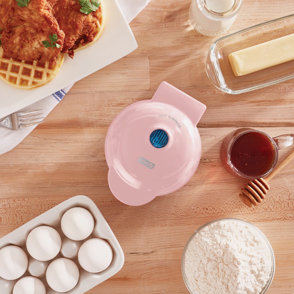 Dash 4 In. Pink Mini Waffle Maker