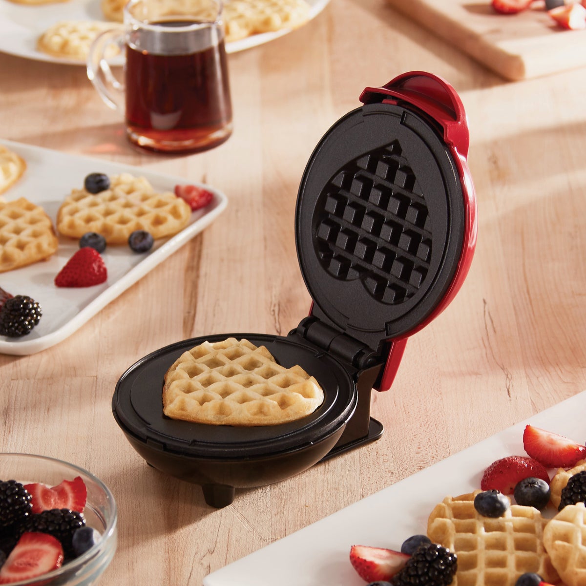 Dash 4 In. Heart Mini Waffle Maker