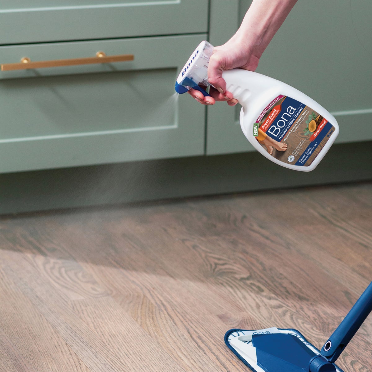 Bona 36 Oz. Cedarwood Scented Hardwood Floor Cleaner