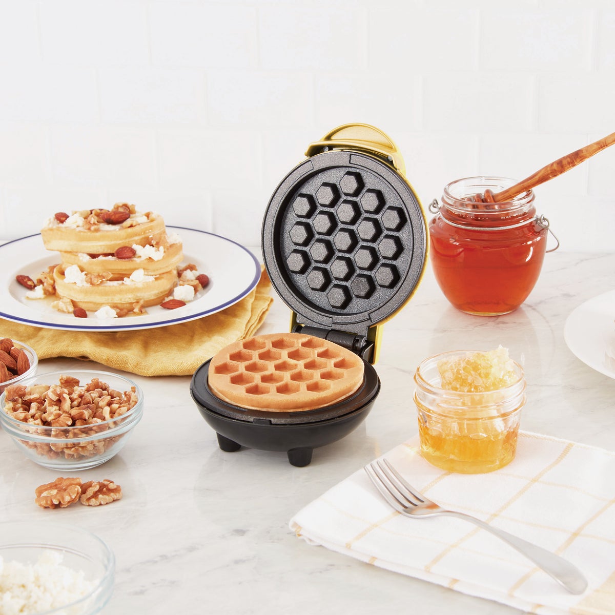 Dash 4 In. Honeycomb Mini Waffle Maker