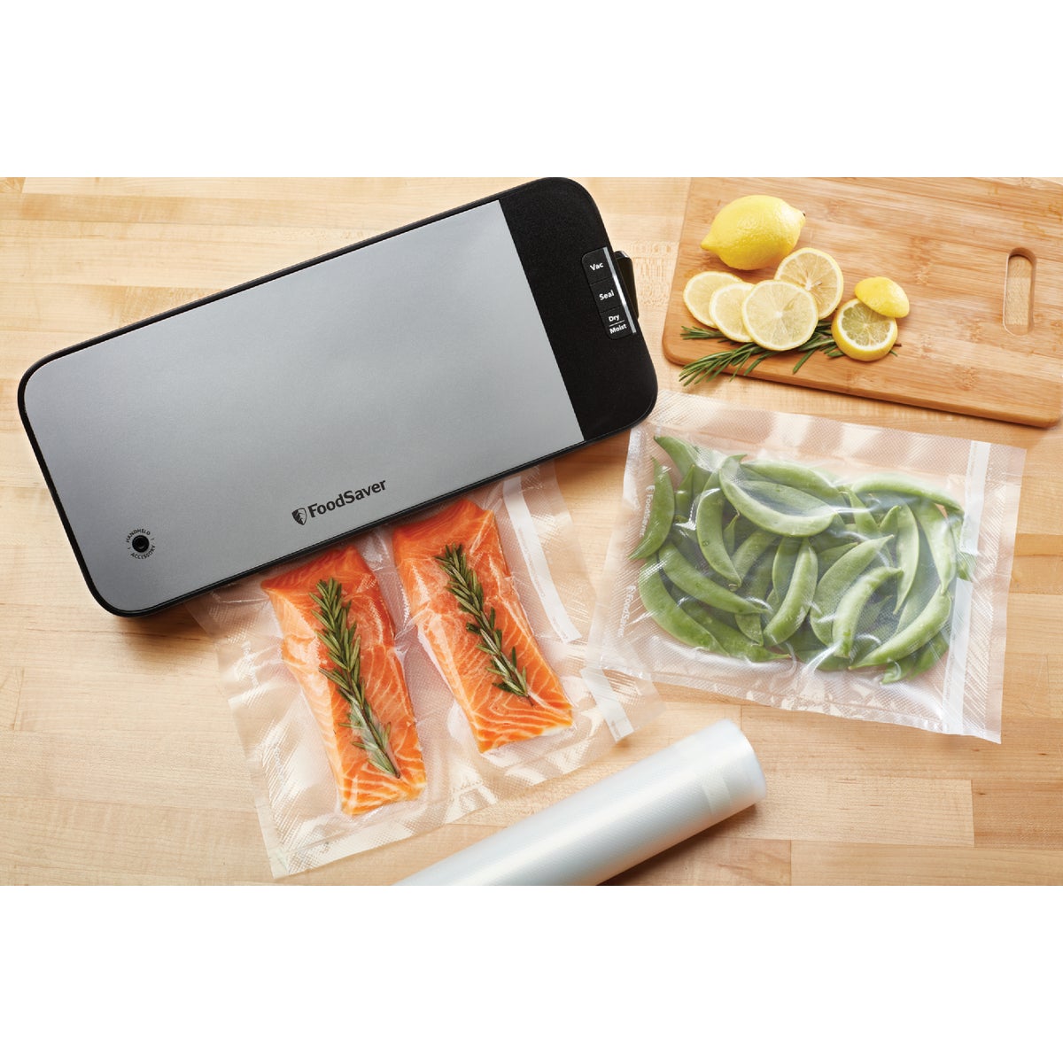 FoodSaver Black/Silver Vacuum Food Sealer Kit