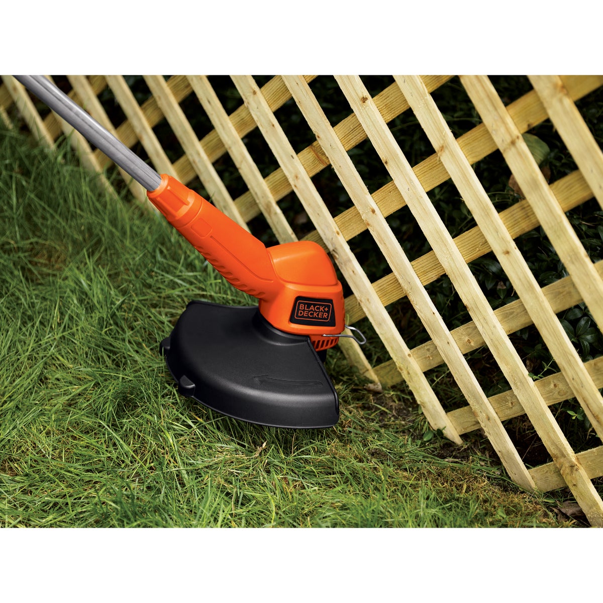 Black & Decker 13 In. 4.4-Amp Straight Shaft Corded Electric String Trimmer Edger