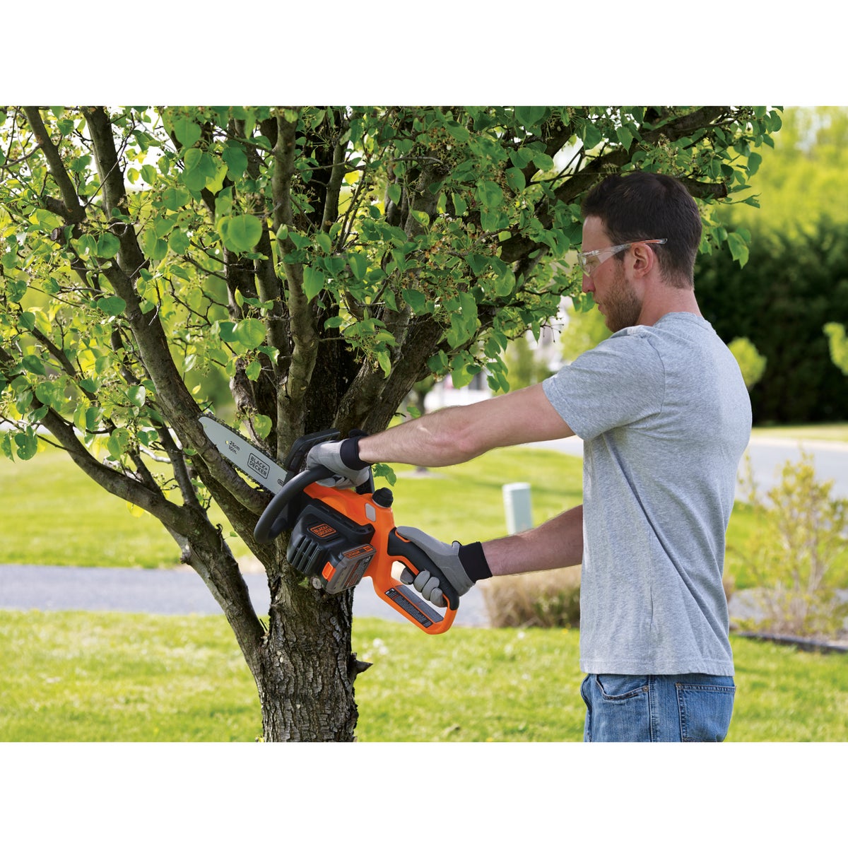 Black & Decker 10 In. 20V MAX Lithium Ion Cordless Chainsaw