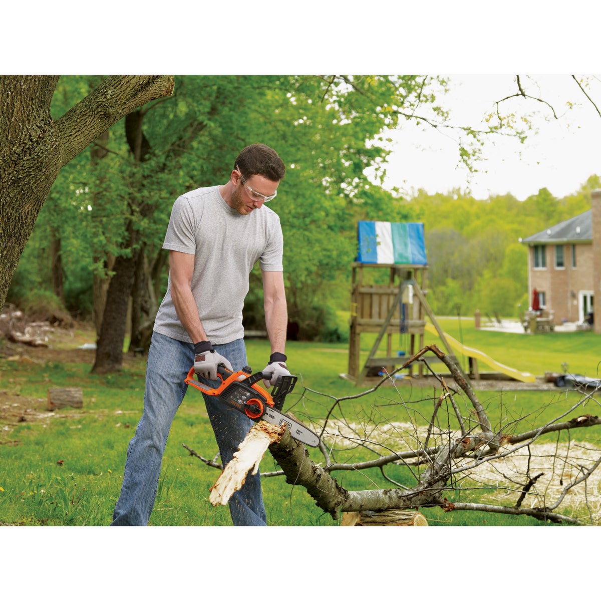 Black & Decker 10 In. 20V MAX Lithium Ion Cordless Chainsaw